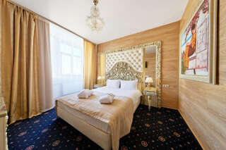 Гостиница Sunflower Авеню Отель Москва, by Zont Hotel Group Москва Стандартный номер с кроватью размера "queen-size"-1