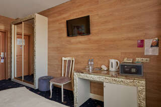 Гостиница Sunflower Авеню Отель Москва, by Zont Hotel Group Москва Стандартный номер с кроватью размера "queen-size"-5